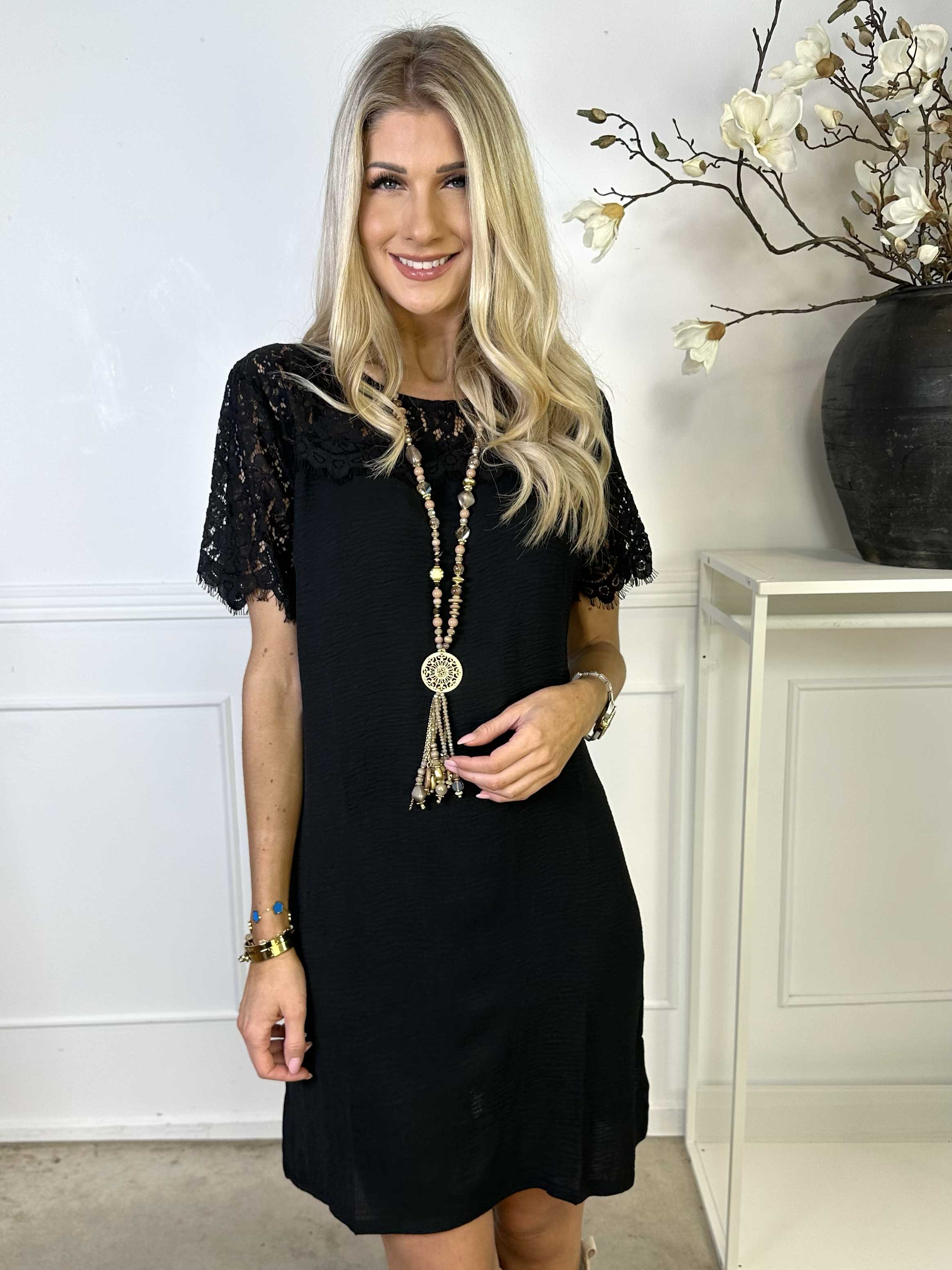 Tatjana - Söt tunikaklänning med spetstopp